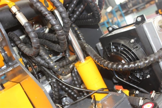 Mini rubber tracked skid steer loader